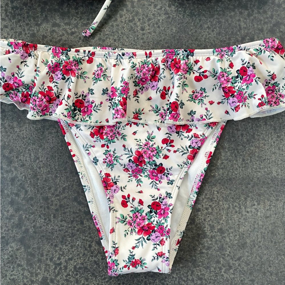 Target Floral Ruffle Bikini Set - Picture 2 of 6